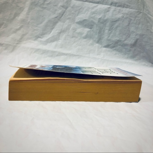 💝 On A Snowy Night (2 Books in 1) by Debbie MaComber Romance Paperback Book - Picture 5 of 7